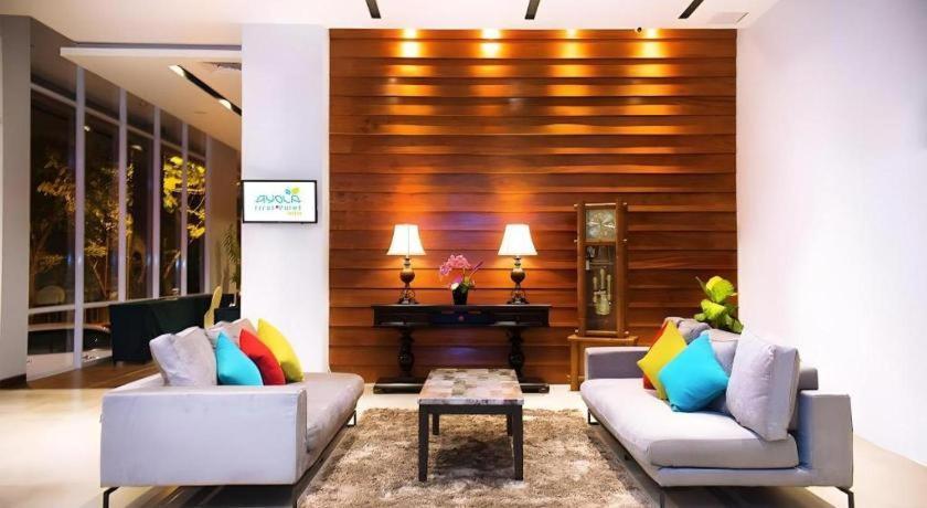 Ayola First Point Hotel Пеканбару Екстериор снимка