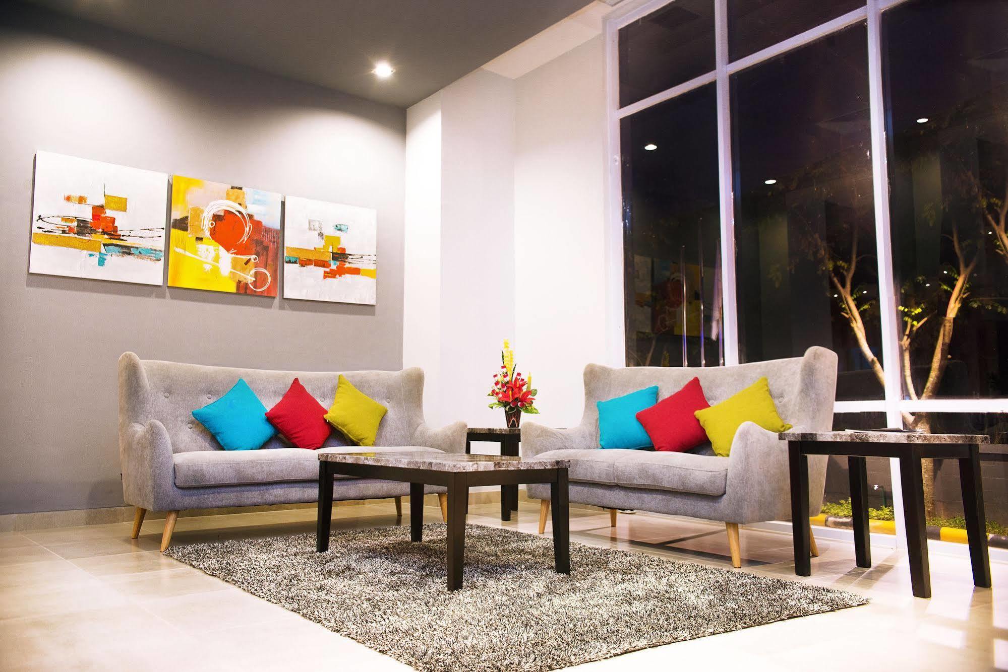 Ayola First Point Hotel Пеканбару Екстериор снимка